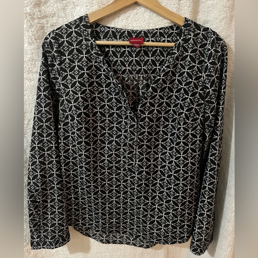 Merona top, great fabric, size XS